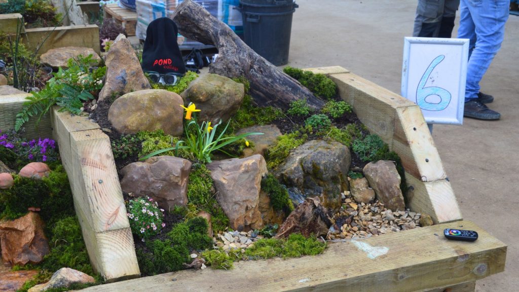 Tekmovanje v gradnji vodnih motivov 2.