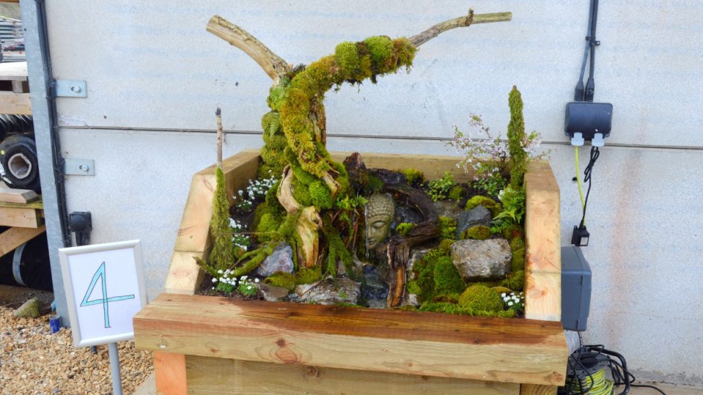 Tekmovanje v gradnji vodnih motivov 3.