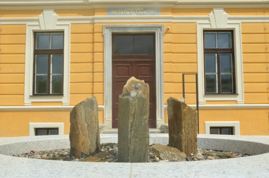 Fontana Bolnica Novo mesto 1