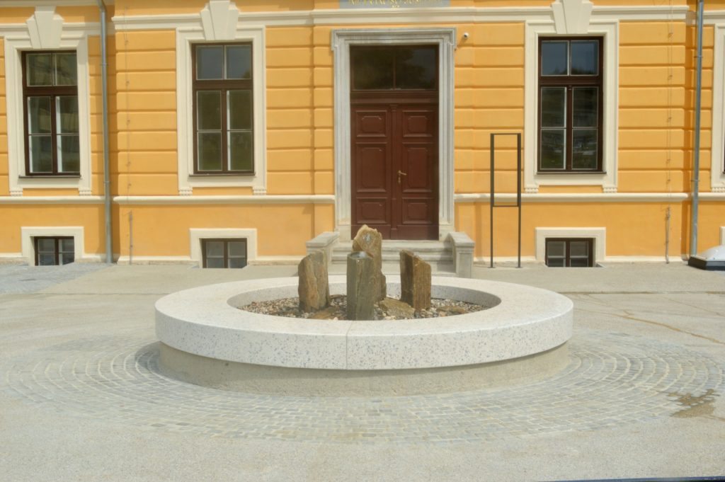 Fontana Bolnica Novo mesto 3